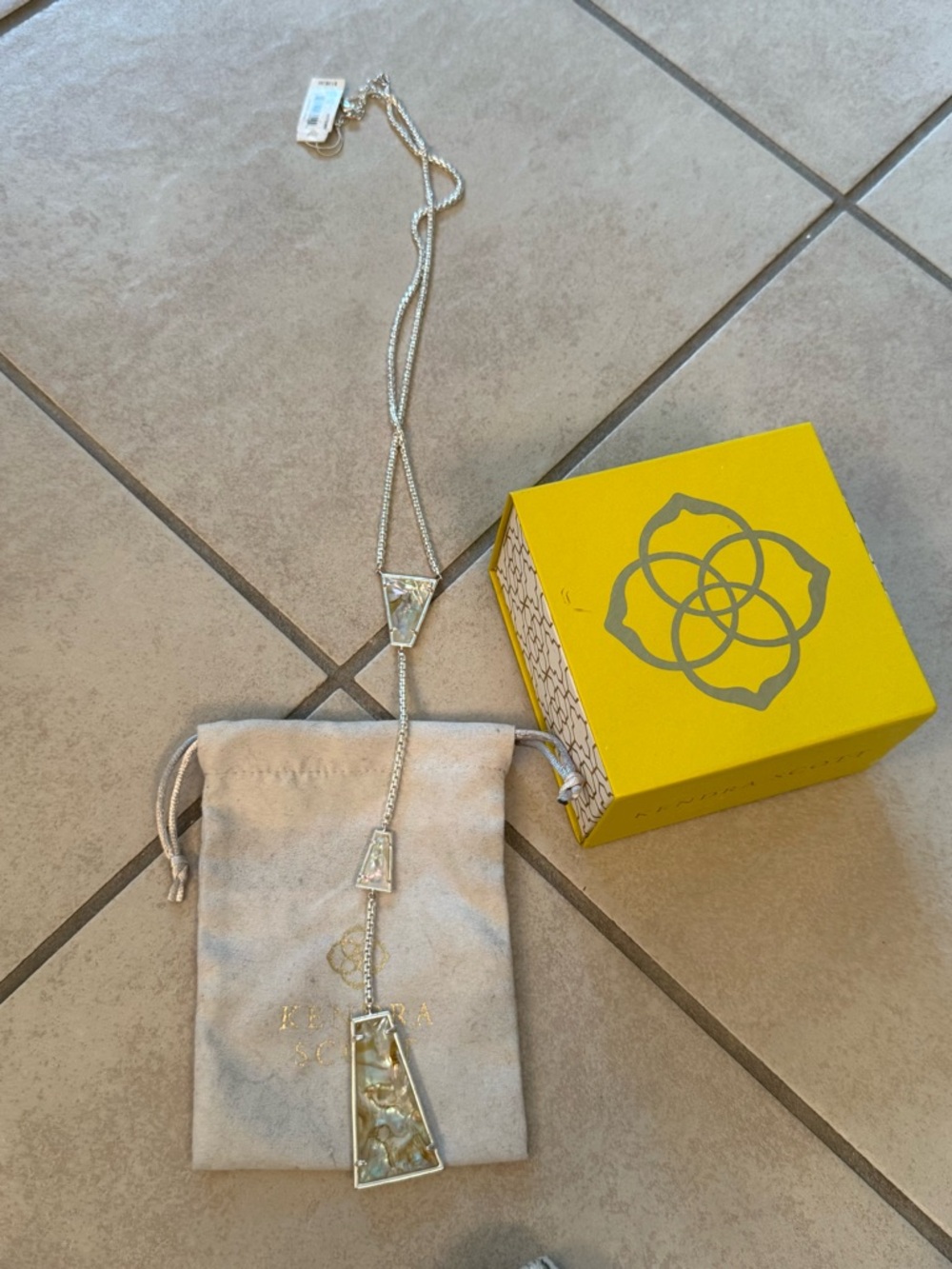 NWT Kendra Scott Collins Pendant Necklace